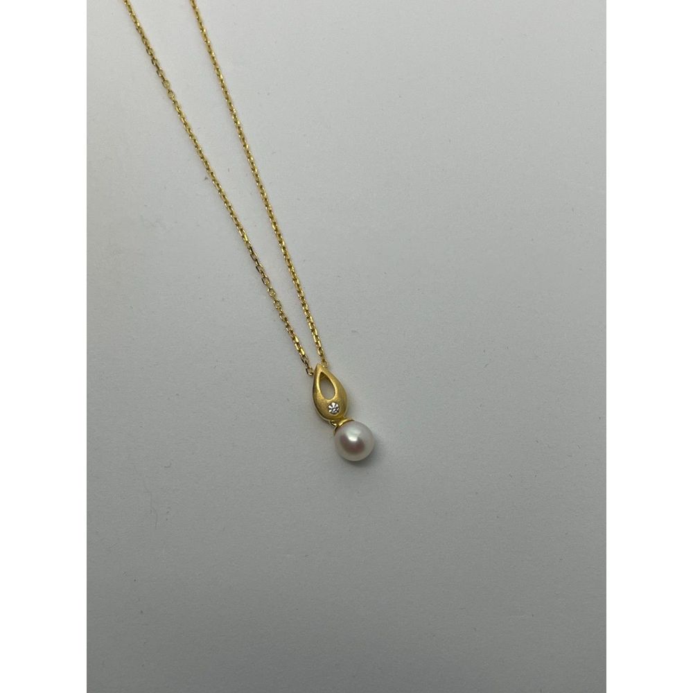 Vantel Pearls Golden Teardrop Necklace